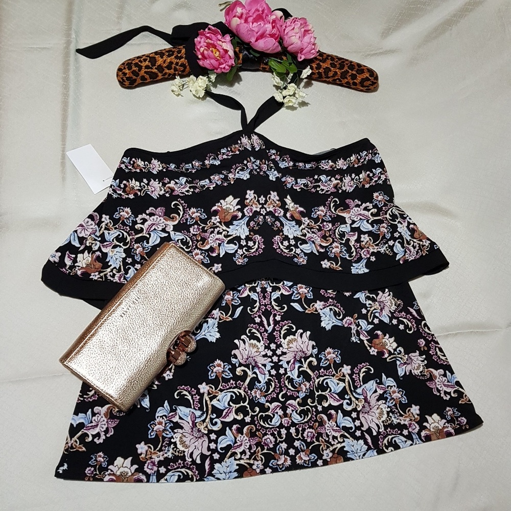 🔖NWOT, WHBM FLORAL HALTER TOP